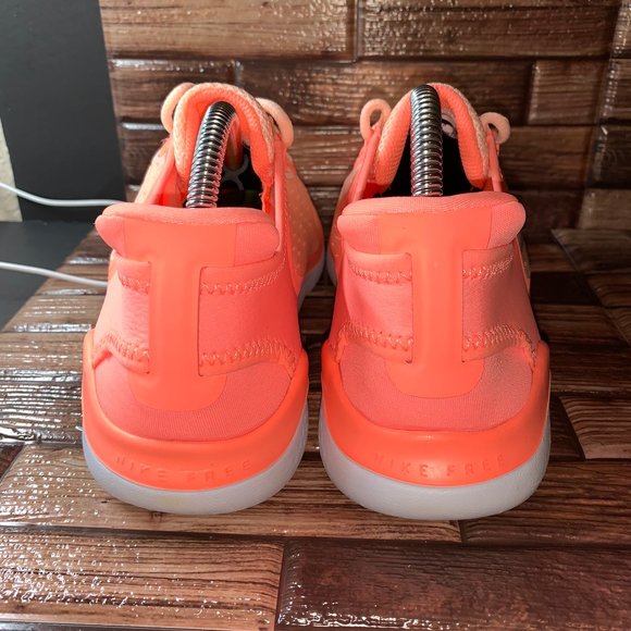 NIKE FREE RN 2018 Girls Size 7y - Picture 5 of 8